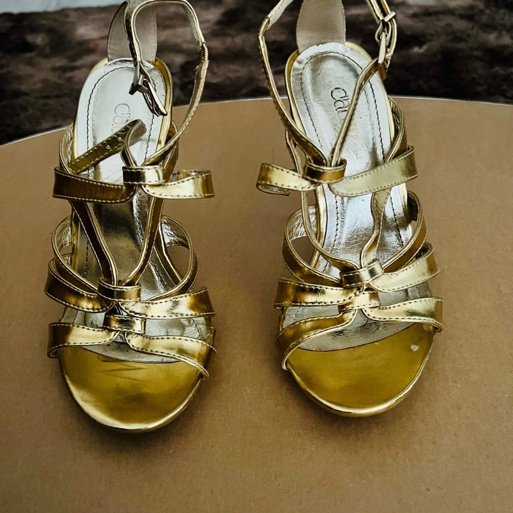 Shoes - Picture 3 of 4